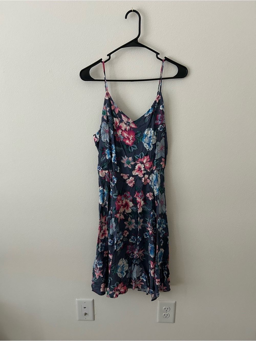 Floral V-Neck Spaghetti Strap Dress in Navy